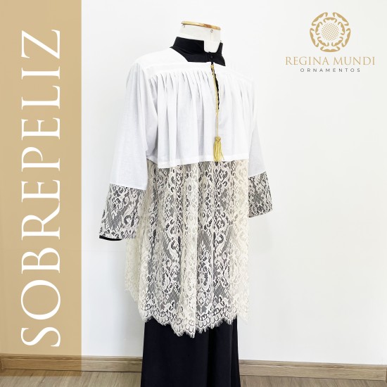 Sobrepeliz Chantilly Arabescos